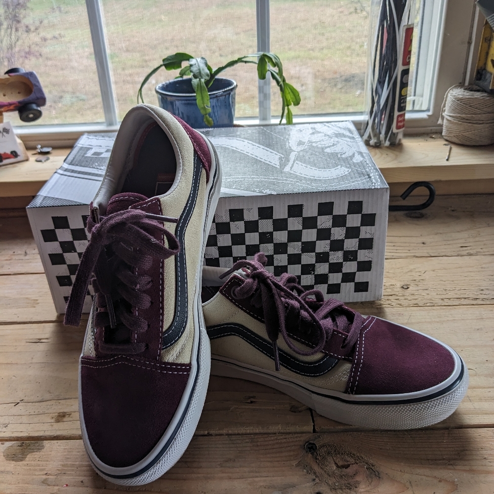 NIB Vans